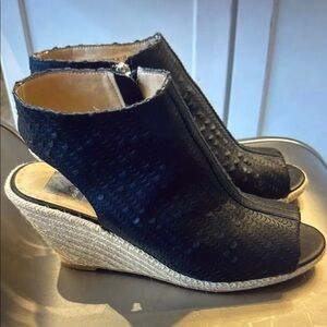 Dolce Vita leather Black Wedge Sandals. 8.5
